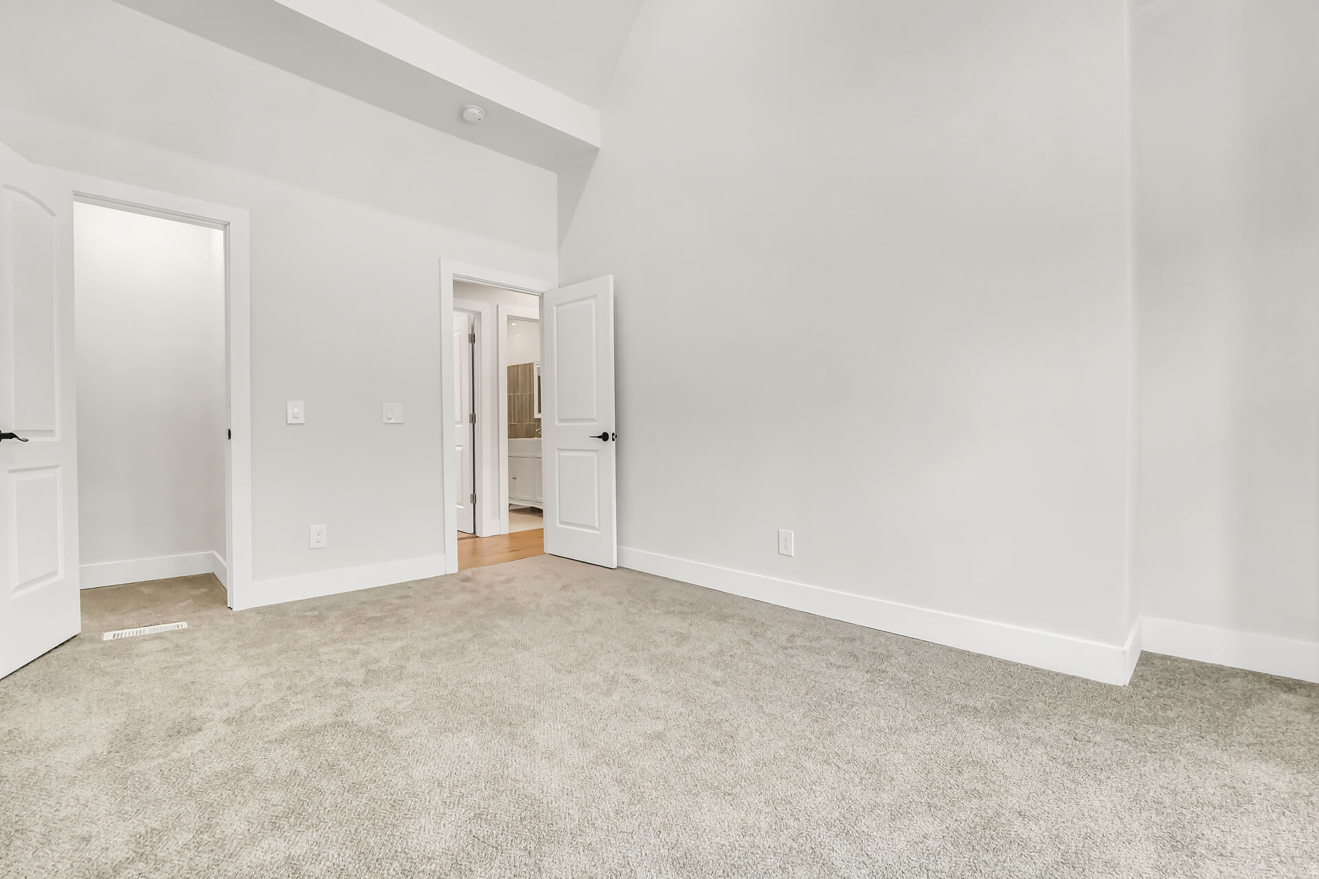 Bedroom 3 closet (left) and doorway (right)